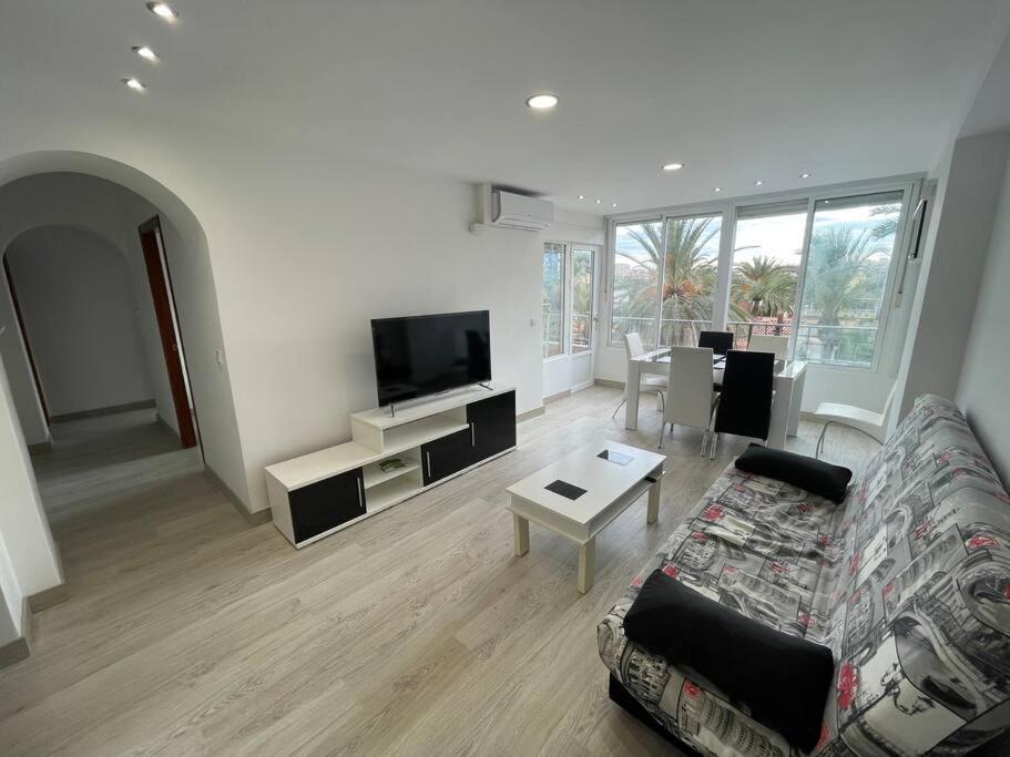 Nice Apartment Near The Sea Torrevieja Buitenkant foto