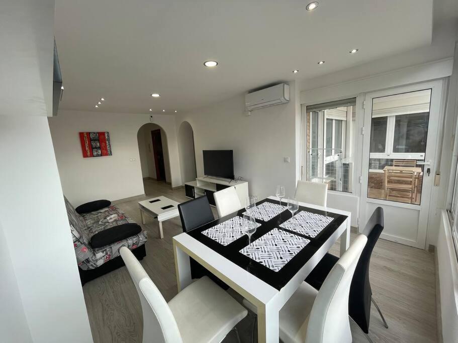 Nice Apartment Near The Sea Torrevieja Buitenkant foto