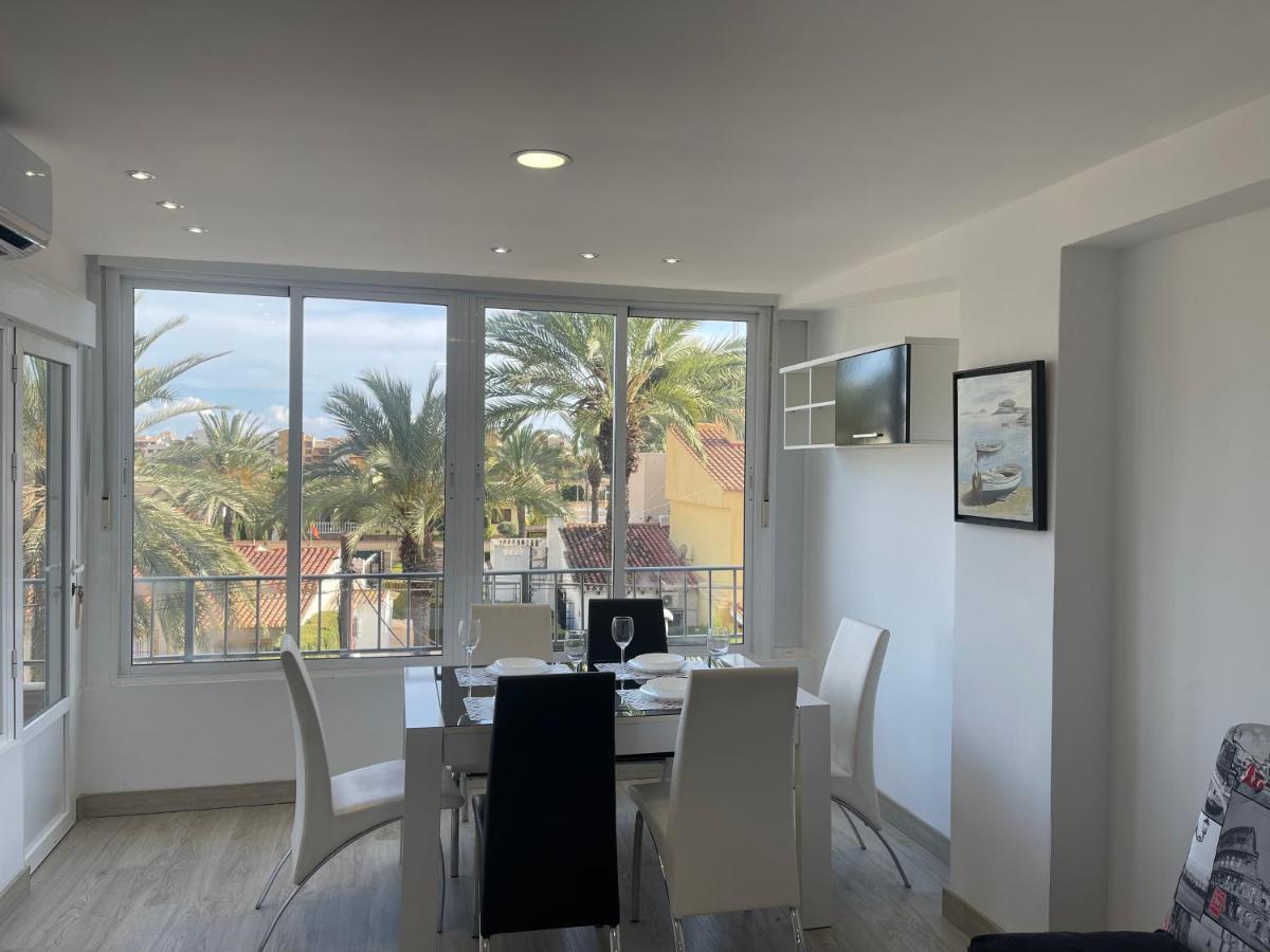 Nice Apartment Near The Sea Torrevieja Buitenkant foto
